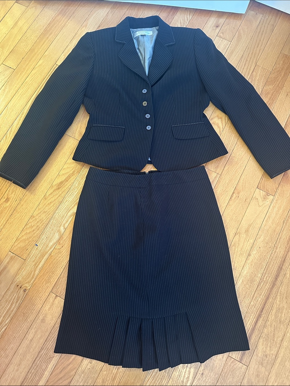 TAHARI  Women's Pinstripe Skirt Suit Jacket and Skirt - Black